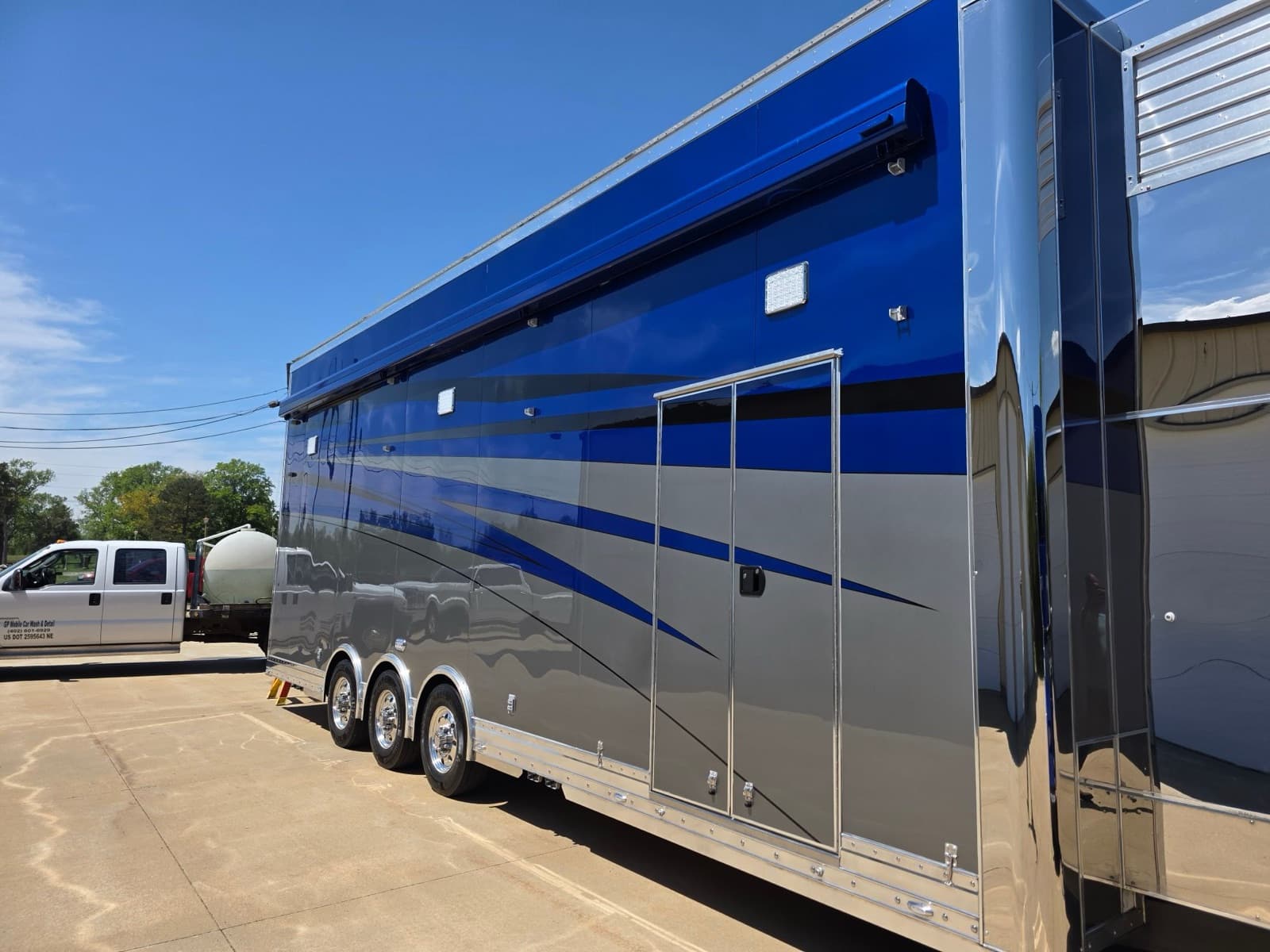 Enclosed Trailer Detail
